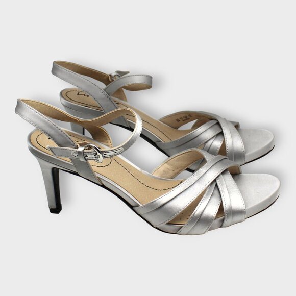 Life Stride Silver Sandals - Picture 4 of 8